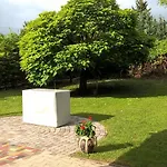 Magyar Tenger Pihenohaz, For 2-8 Person, 105 M2, Garden, Pool, Free Parking, 5 Min From The Lake, * バラトンアカラッチャ