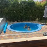 Magyar Tenger Pihenohaz, For 2-8 Person, 105 M2, Garden, Pool, Free Parking, 5 Min From The Lake, 別荘 *