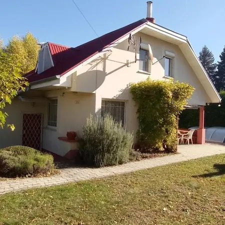 Magyar Tenger Pihenohaz, For 2-8 Person, 105 M2, Garden, Pool, Free Parking, 5 Min From The Lake, Nyaraló *