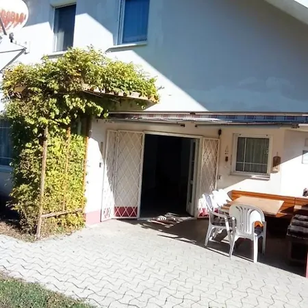 بيت للعطل Magyar Tenger Pihenohaz, For 2-8 Person, 105 M2, Garden, Pool, Free Parking, 5 Min From The Lake, *