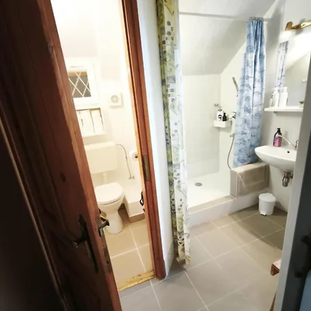 بيت للعطل Magyar Tenger Pihenohaz, For 2-8 Person, 105 M2, Garden, Pool, Free Parking, 5 Min From The Lake, *