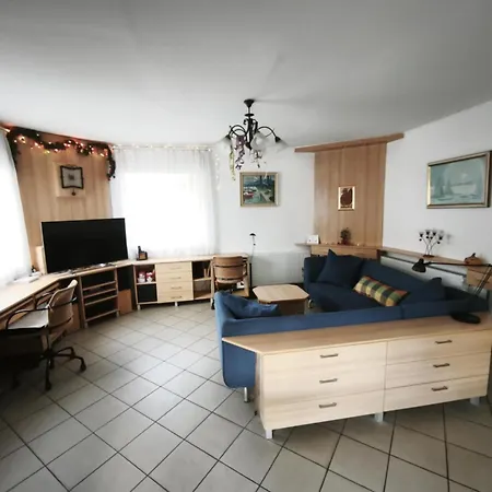Magyar Tenger Pihenohaz, For 2-8 Person, 105 M2, Garden, Pool, Free Parking, 5 Min From The Lake, バラトンアカラッチャ