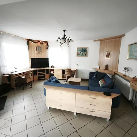 別荘 Magyar Tenger Pihenohaz, For 2-8 Person, 105 M2, Garden, Pool, Free Parking, 5 Min From The Lake, バラトンアカラッチャ