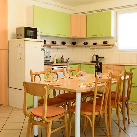 Magyar Tenger Pihenohaz, For 2-8 Person, 105 M2, Garden, Pool, Free Parking, 5 Min From The Lake, Ferienhaus Balatonakarattya