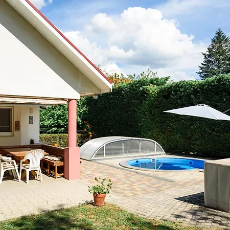 Magyar Tenger Pihenohaz, For 2-8 Person, 105 M2, Garden, Pool, Free Parking, 5 Min From The Lake, * בלטונקראטיה
