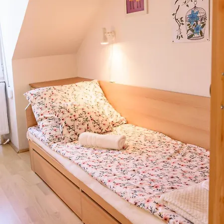 בית נופש Magyar Tenger Pihenohaz, For 2-8 Person, 105 M2, Garden, Pool, Free Parking, 5 Min From The Lake,