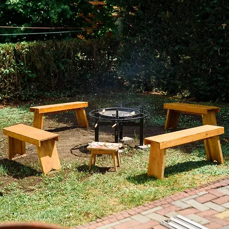 Magyar Tenger Pihenohaz, For 2-8 Person, 105 M2, Garden, Pool, Free Parking, 5 Min From The Lake, Dom wakacyjny Balatonakarattya