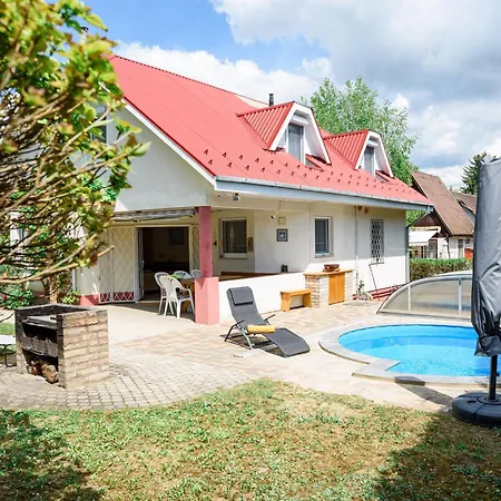 Ferienhaus Magyar Tenger Pihenohaz, For 2-8 Person, 105 M2, Garden, Pool, Free Parking, 5 Min From The Lake, *
