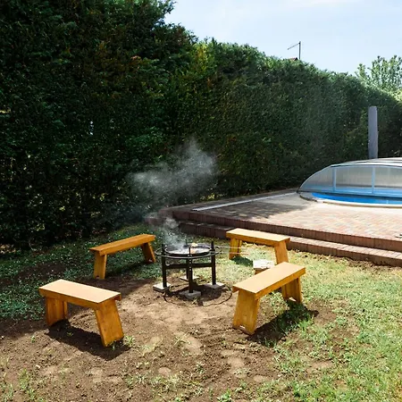 Ferienhaus Magyar Tenger Pihenohaz, For 2-8 Person, 105 M2, Garden, Pool, Free Parking, 5 Min From The Lake,